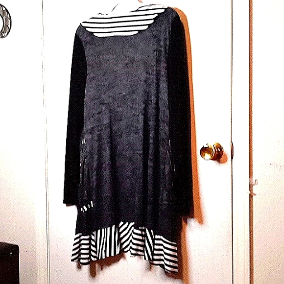 3/$10 Simply Aster Cardigan - Picture 5 of 5